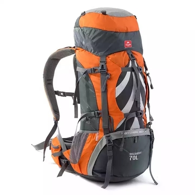 Caminhando a tampa da chuva da mochila do armazém da montanha